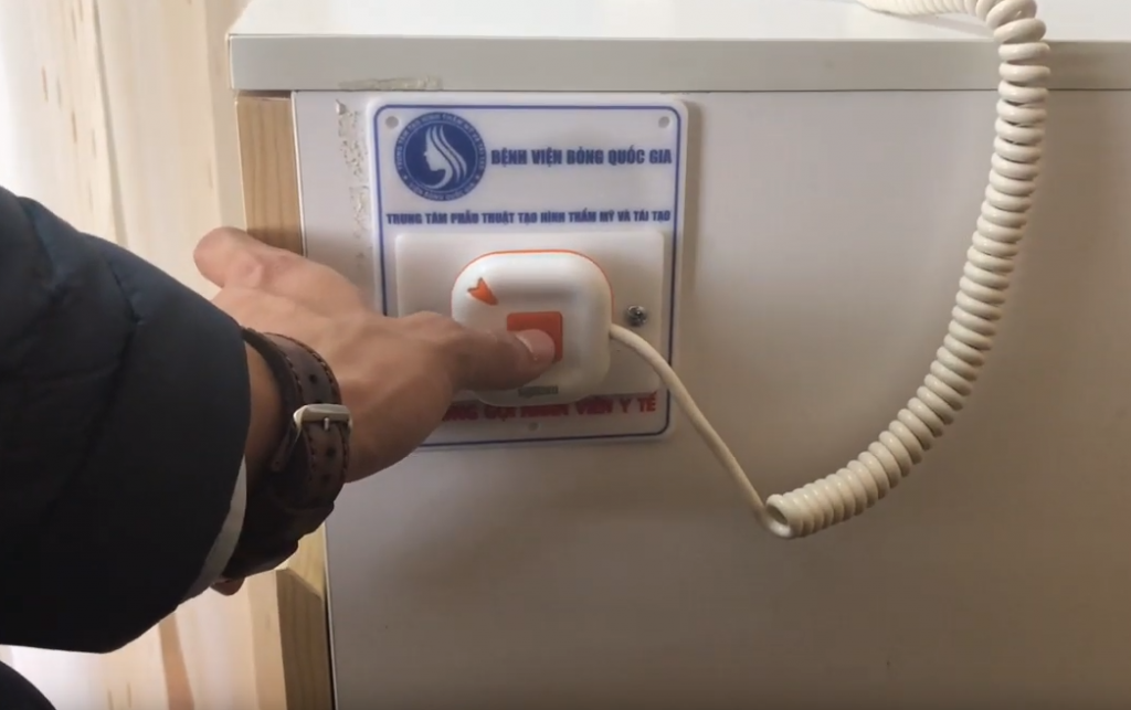bấm test thử Nút báo gọi y tá WS-100 tại viện bỏng quốc gia